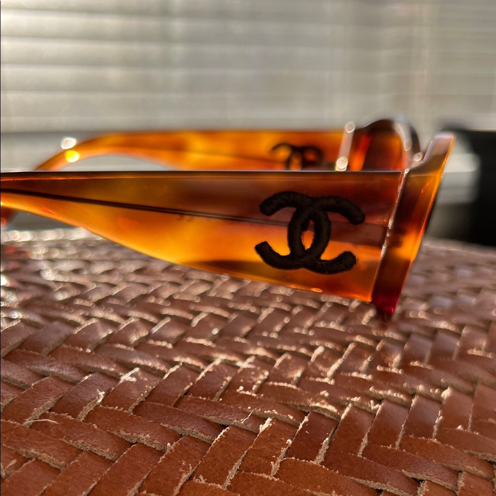 CHANEL Amber Sunglasses with Iconic Logo